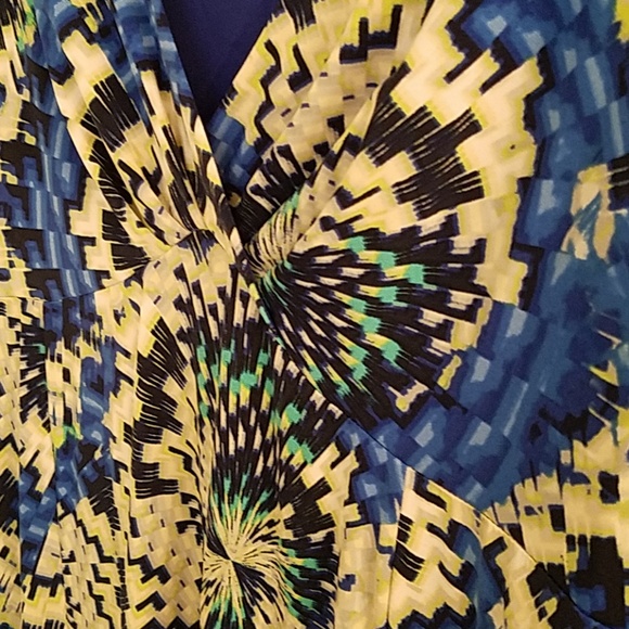 NOT AVAILABLE. Glamour surplice flowy mini dress, bright blue pattern NWT - Picture 6 of 11